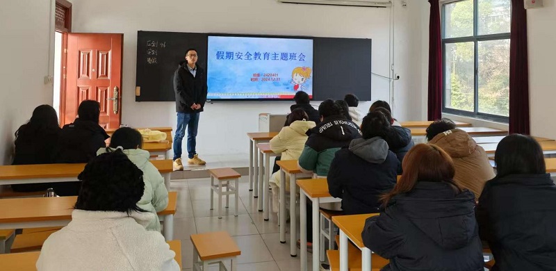 1735887399860724.jpg 罗威.jpg