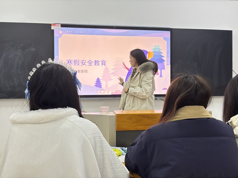 1735887434785869.jpg 金老师.jpg