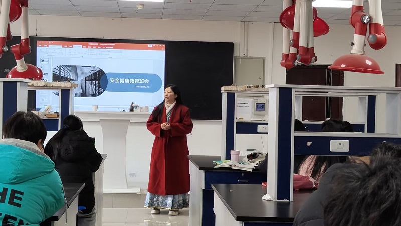 1735887481676310.jpg 杨欣.jpg