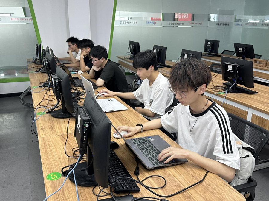 “华育杯”信息安全管理与评估大赛 (4).png