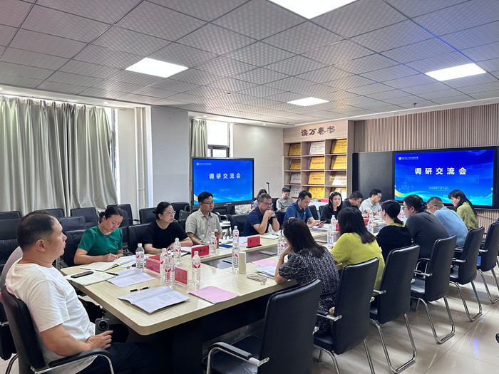 学校党委书记赵虎一行到旅游管理学院调研指导工作1.jpg