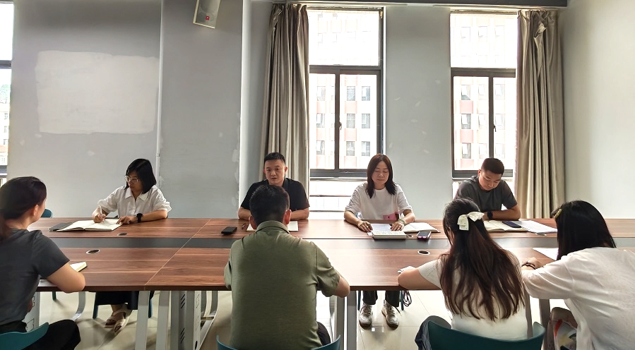 严守师德底线 筑牢思想阵地 - 副本.jpg